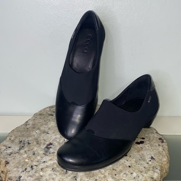 ECCO WOMEN'S SCULPTURED GTX BLACK LEATHER SLIP ON SHOE Size 38 (US 7-7.5) - Picture 16 of 16